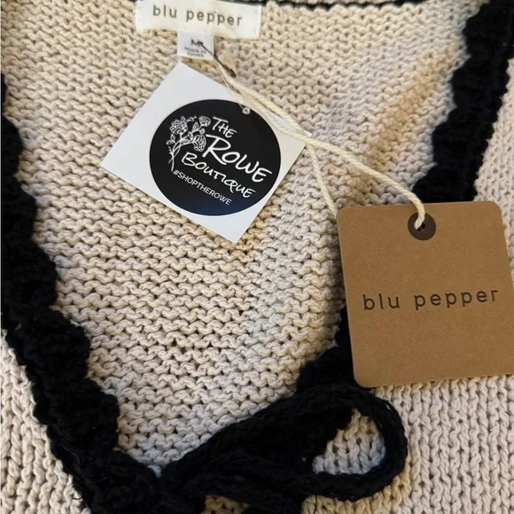 Blu Pepper Ivory Knit Vest with black Edging - Picture 3 of 4